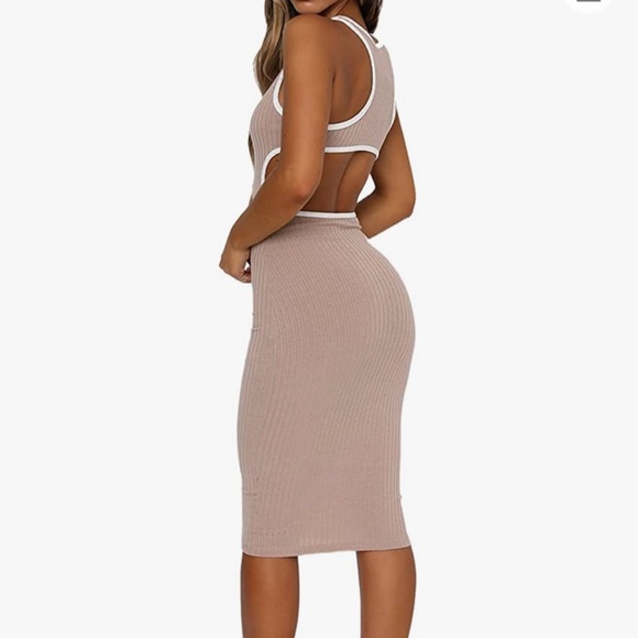 3/$10 🏷️ Grey Open Back Midi Dress - Picture 1 of 5